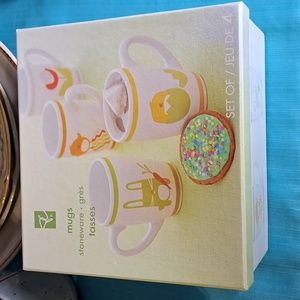 New salt and pepper,  4 mugs and 4 egg holders Easter 🐣 set